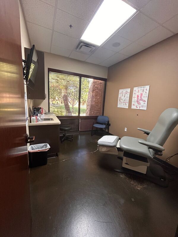 Gilbert podiatrist treatment room